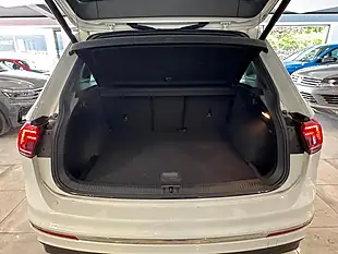 Used 2020 Volkswagen Tiguan R-Line Tech - Interior and Exterior details 11