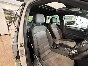 Used 2020 Volkswagen Tiguan R-Line Tech - Interior and Exterior details 17