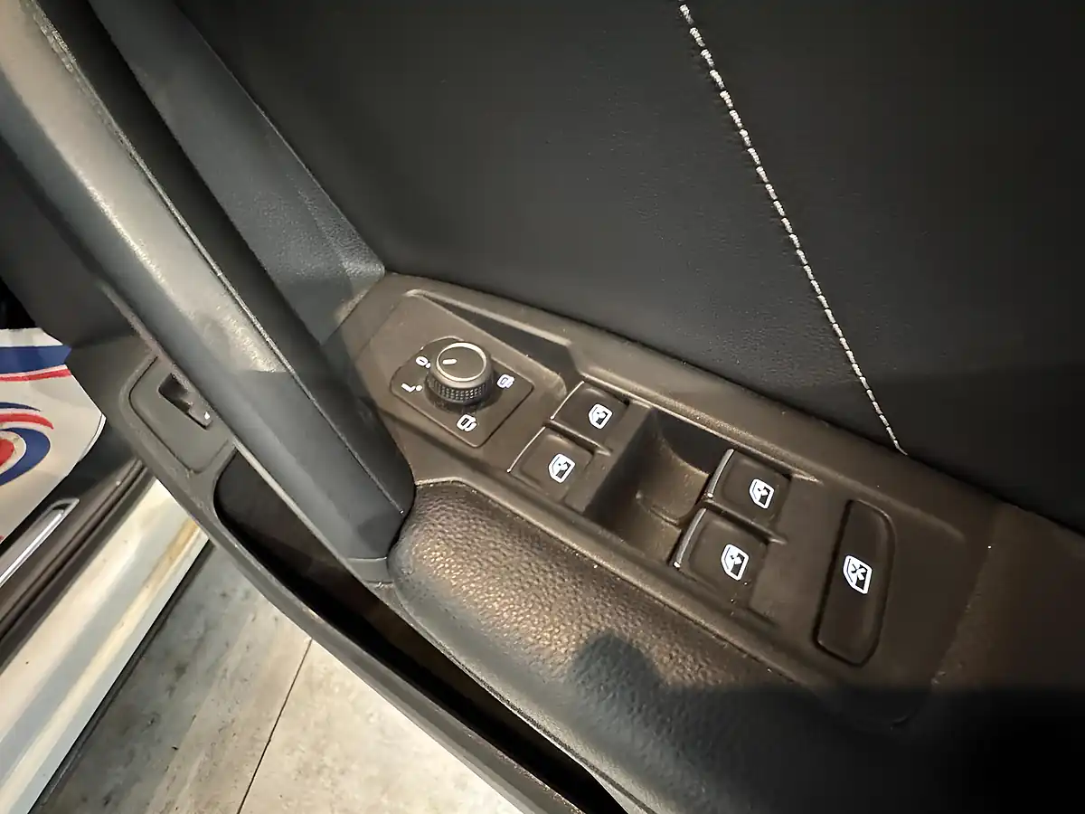 Used 2020 Volkswagen Tiguan R-Line Tech - Interior and Exterior details 20