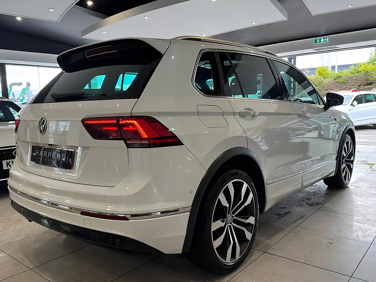 Used 2020 Volkswagen Tiguan R-Line Tech - Interior and Exterior details 8