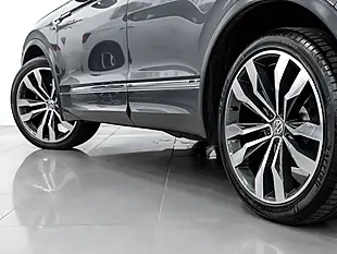 Used 2020 Volkswagen Tiguan R-Line Tech Indium Grey - Interior and Exterior details 10