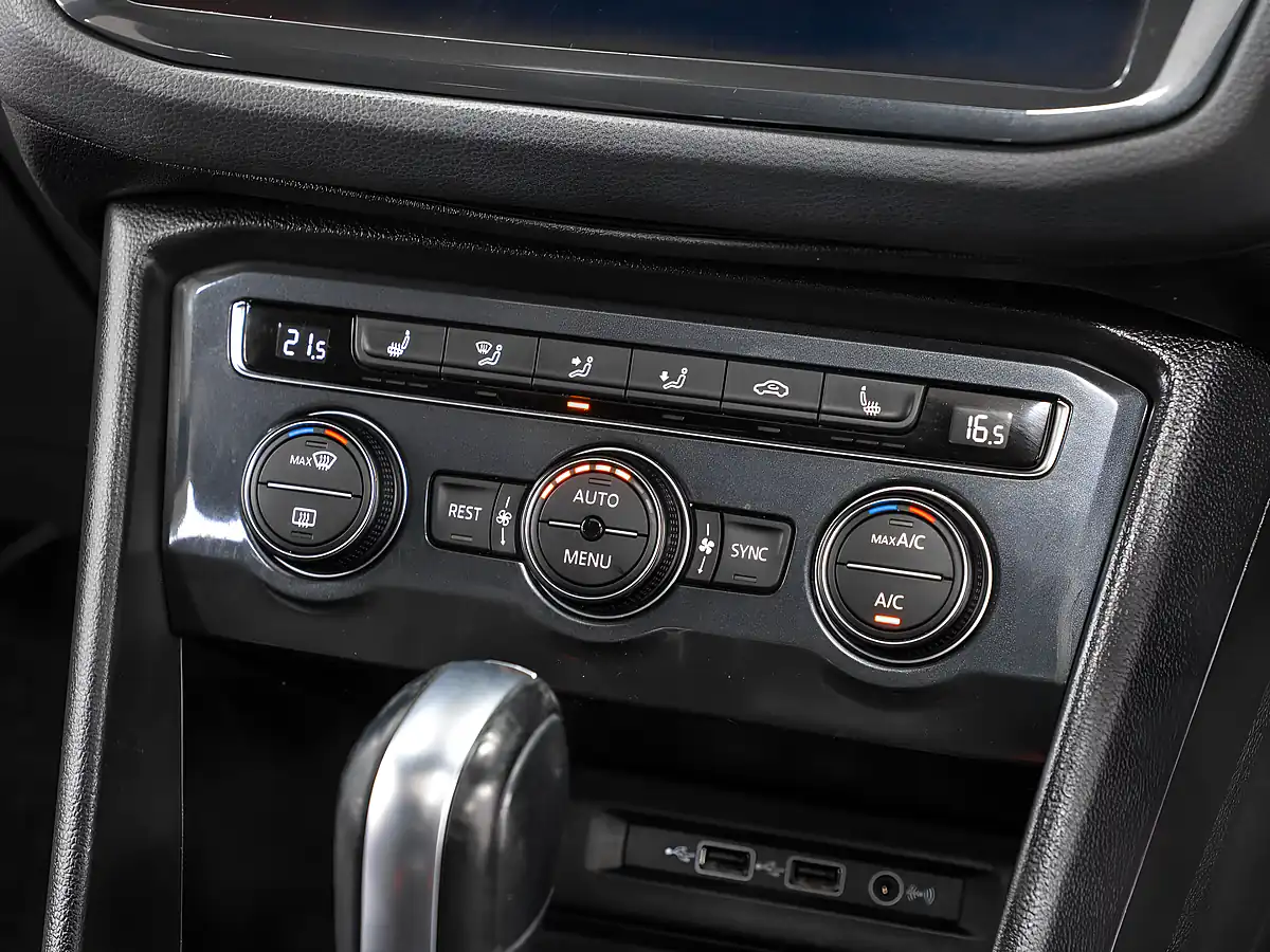 Used 2020 Volkswagen Tiguan R-Line Tech Indium Grey - Interior and Exterior details 17