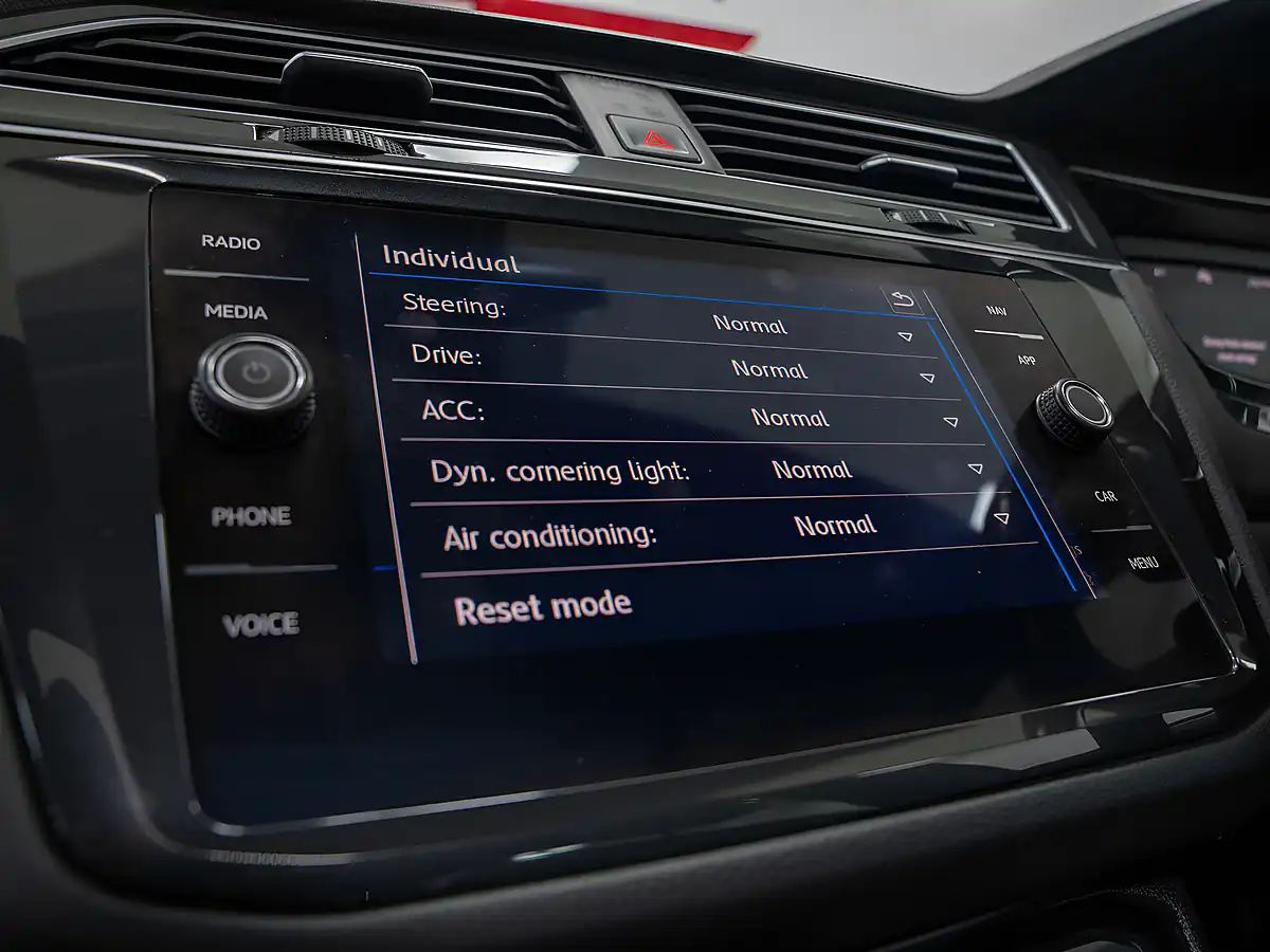 Used 2020 Volkswagen Tiguan R-Line Tech Indium Grey - Interior and Exterior details 19