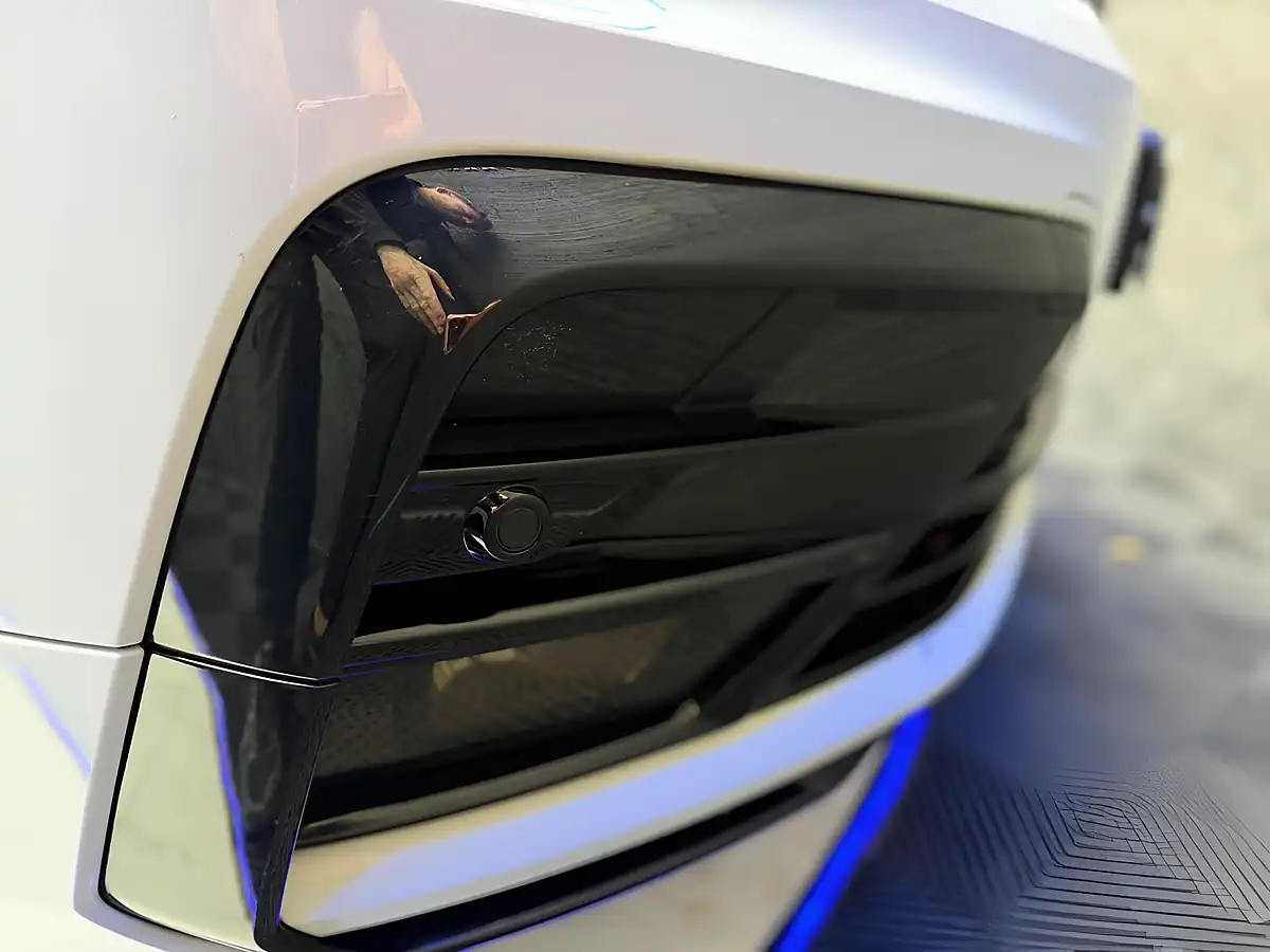 Used 2020 Volkswagen Tiguan R-Line Tech Oryx White - Interior and Exterior details 11