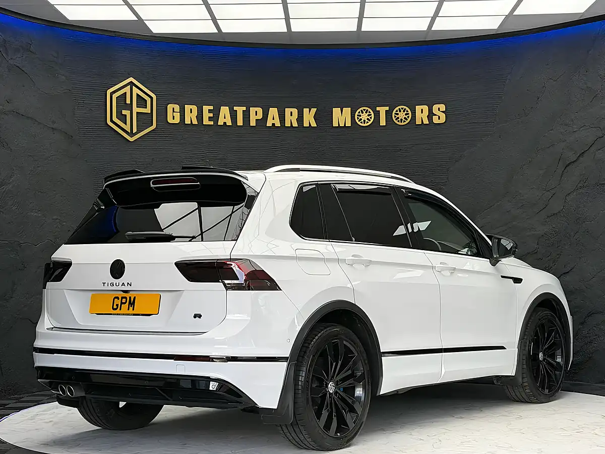 Used 2020 Volkswagen Tiguan R-Line Tech Oryx White - Interior and Exterior details 5