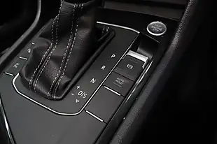 Used 2020 Volkswagen Tiguan R-Line Tech Pure White - Interior and Exterior details 10