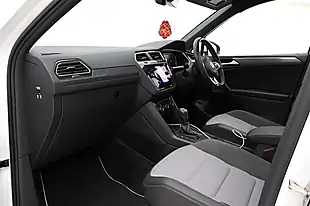 Used 2020 Volkswagen Tiguan R-Line Tech Pure White - Interior and Exterior details 14