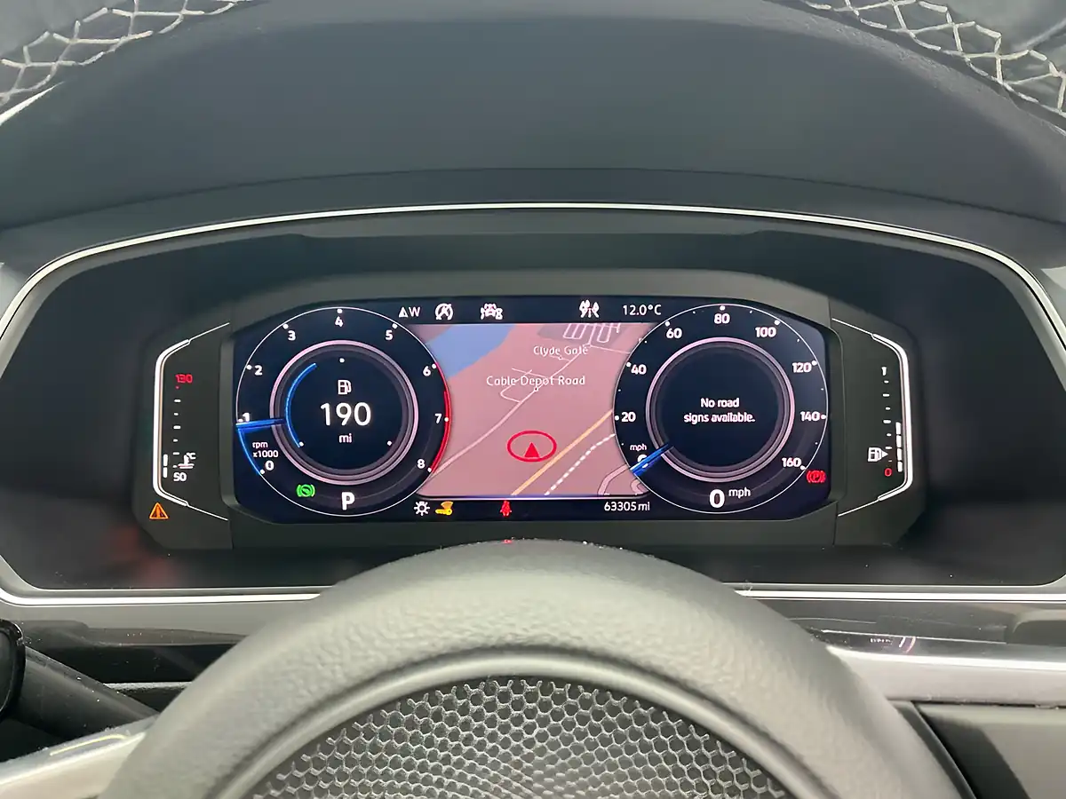 Used 2020 Volkswagen Tiguan R-Line Tech Tungsten Silver - Interior and Exterior details 10