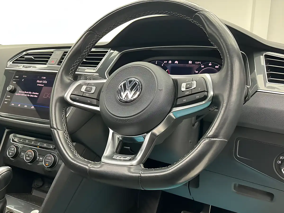Used 2020 Volkswagen Tiguan R-Line Tech Tungsten Silver - Interior and Exterior details 11