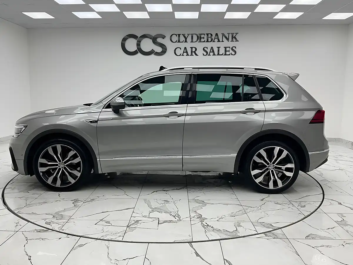 Used 2020 Volkswagen Tiguan R-Line Tech Tungsten Silver - Interior and Exterior details 5
