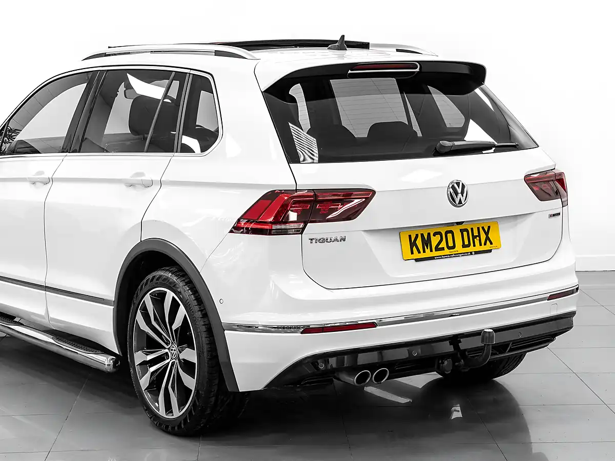 Used 2020 Volkswagen Tiguan R-Line Tech White - Interior and Exterior details 10