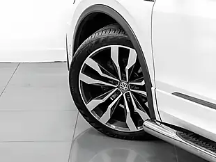 Used 2020 Volkswagen Tiguan R-Line Tech White - Interior and Exterior details 13