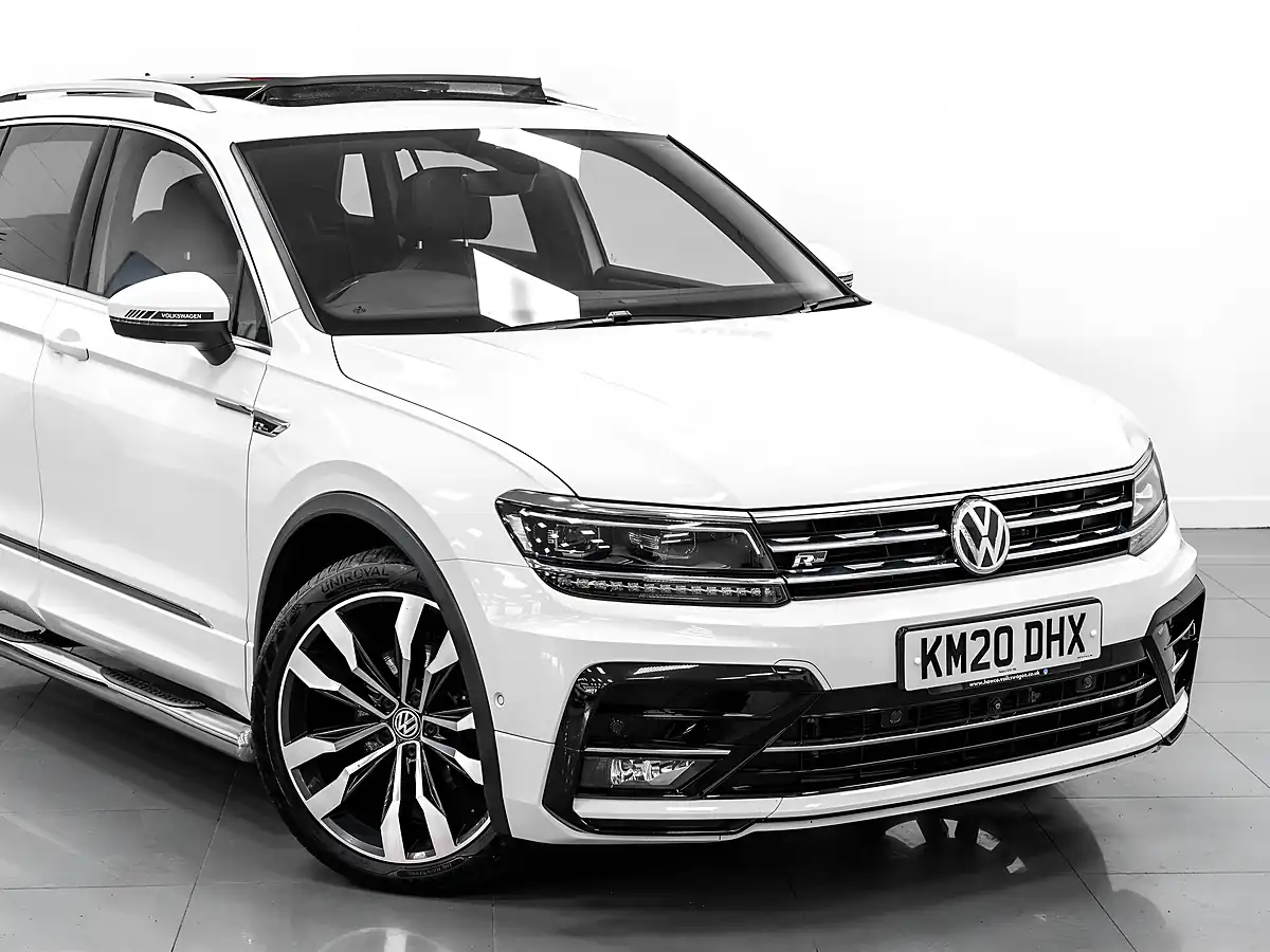 Used 2020 Volkswagen Tiguan R-Line Tech White - Interior and Exterior details 9