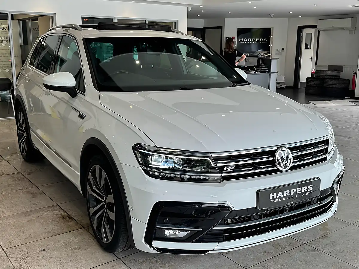Used 2020 Volkswagen Tiguan R-Line Tech White - Interior and Exterior details 12