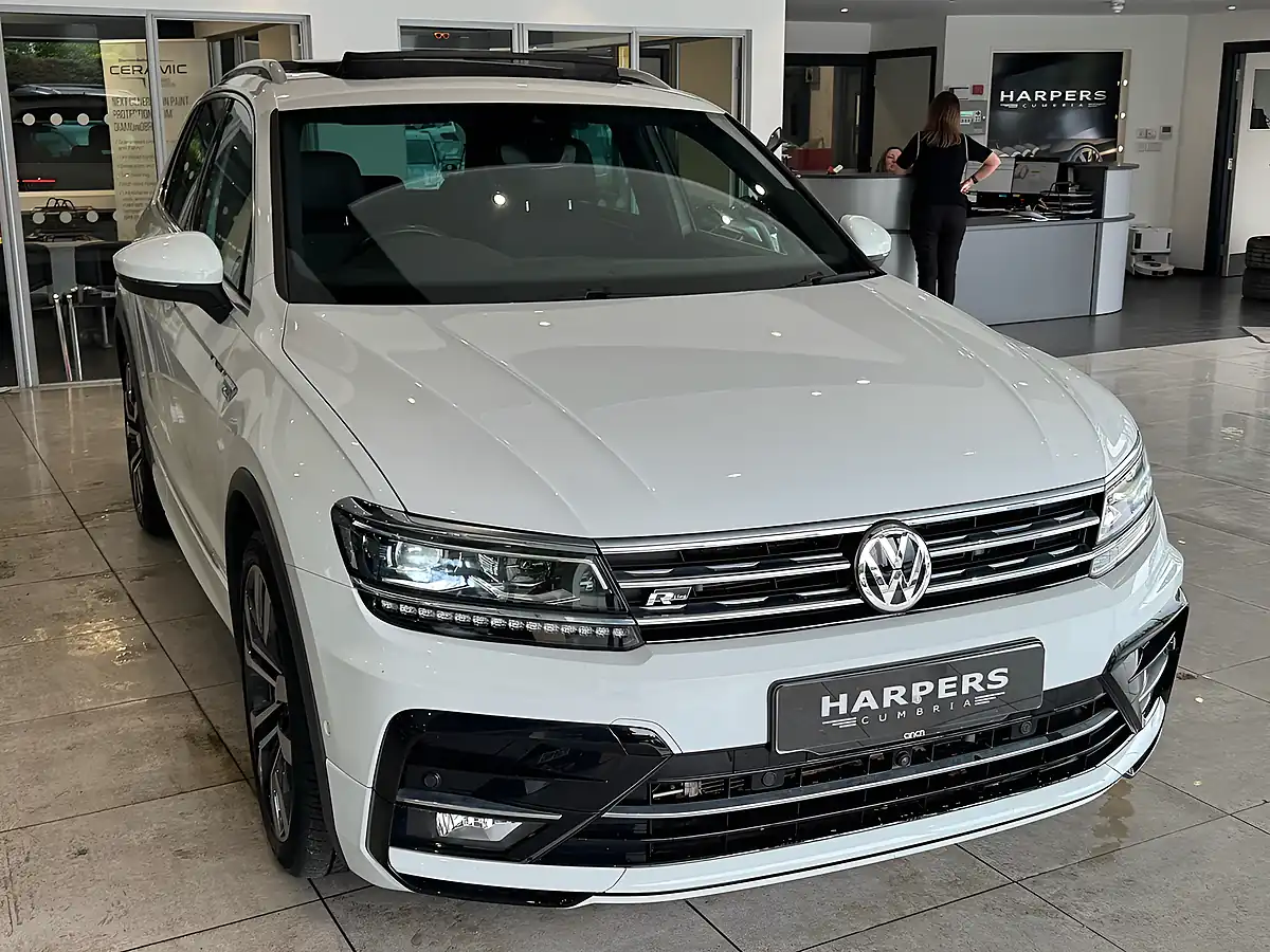 Used 2020 Volkswagen Tiguan R-Line Tech White - Interior and Exterior details 13