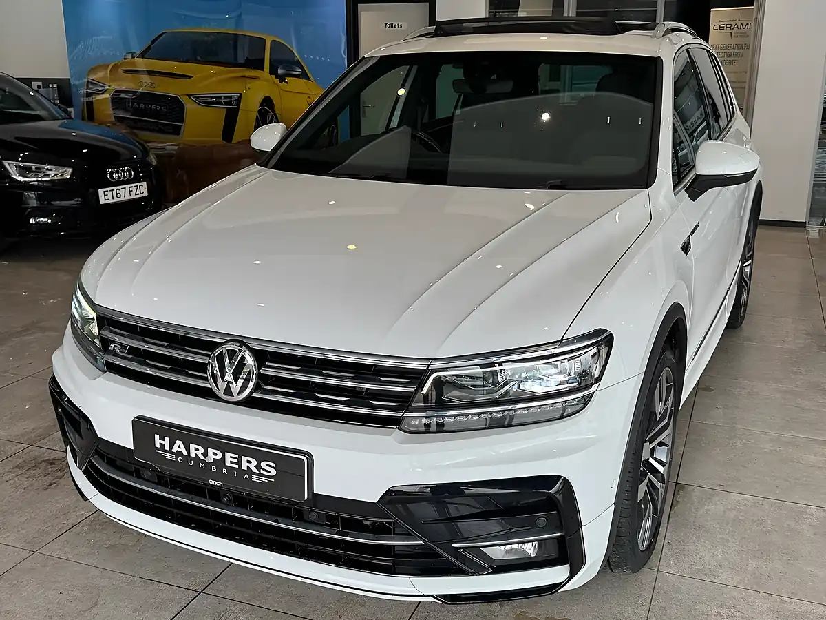 Used 2020 Volkswagen Tiguan R-Line Tech White - Interior and Exterior details 14