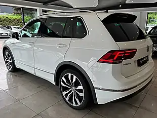 Used 2020 Volkswagen Tiguan R-Line Tech White - Interior and Exterior details 17