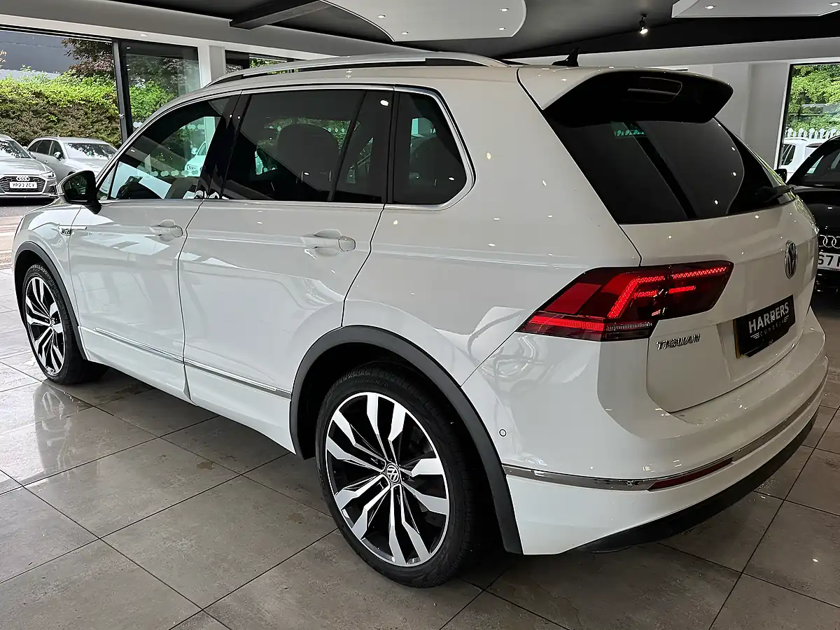 Used 2020 Volkswagen Tiguan R-Line Tech White - Interior and Exterior details 17