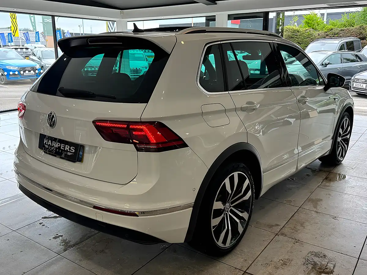 Used 2020 Volkswagen Tiguan R-Line Tech White - Interior and Exterior details 19