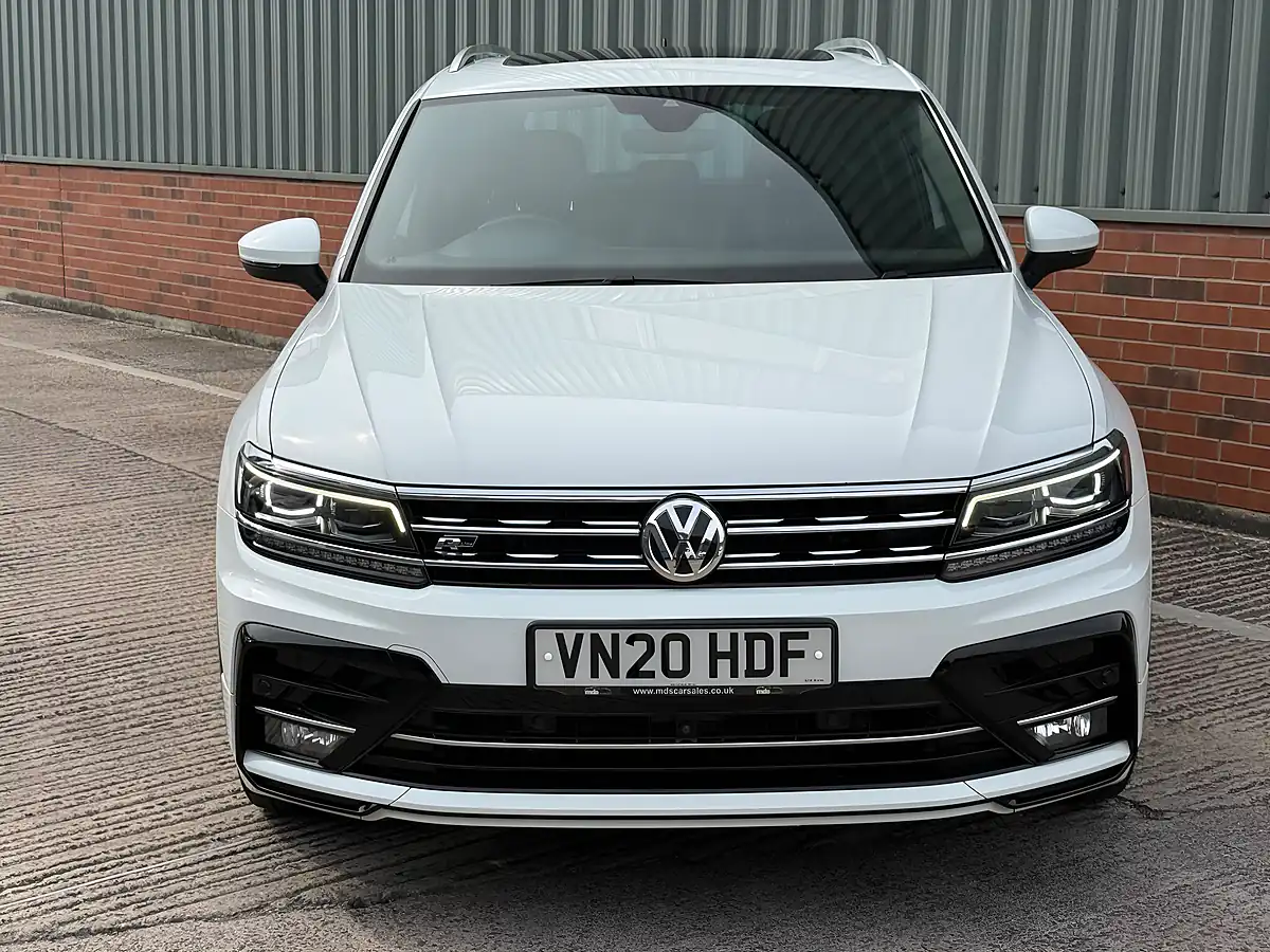 Used 2020 Volkswagen Tiguan R-Line Tech White - Interior and Exterior details 6