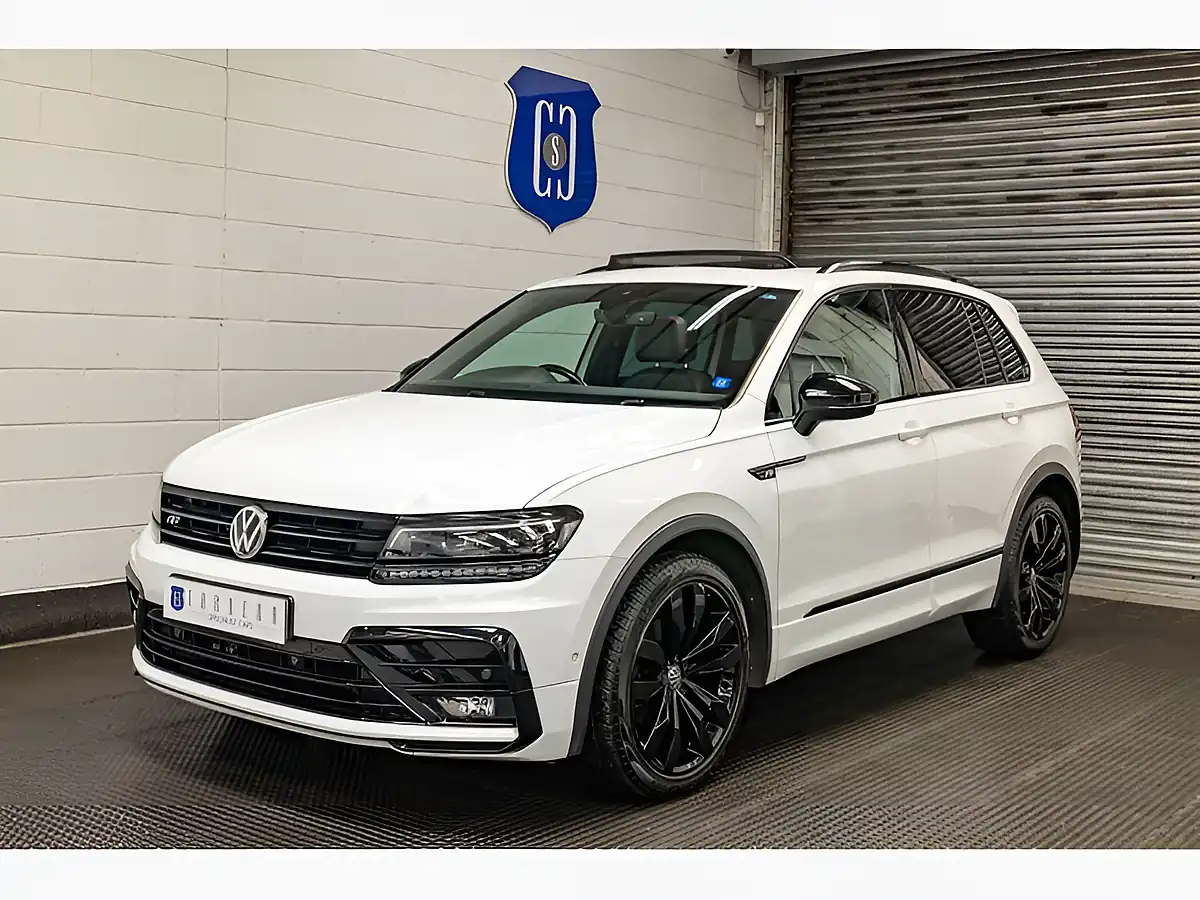 Used 2020 Volkswagen Tiguan R-Line Tech White - Front View