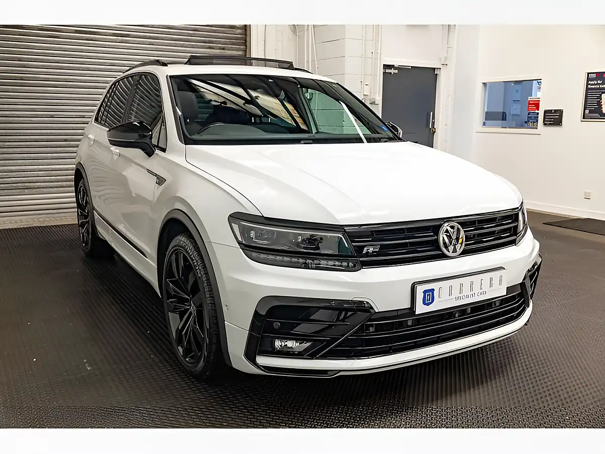 Used 2020 Volkswagen Tiguan R-Line Tech White - Interior and Exterior details 5