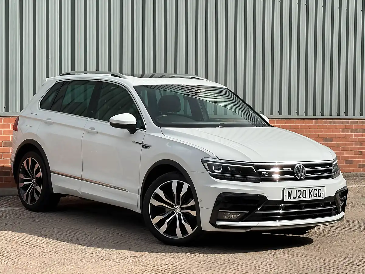Used 2020 Volkswagen Tiguan R-Line Tech White - Front View