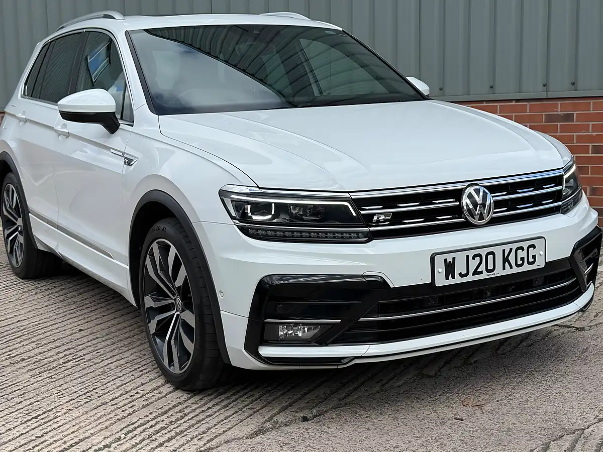 Used 2020 Volkswagen Tiguan R-Line Tech White - Interior and Exterior details 4