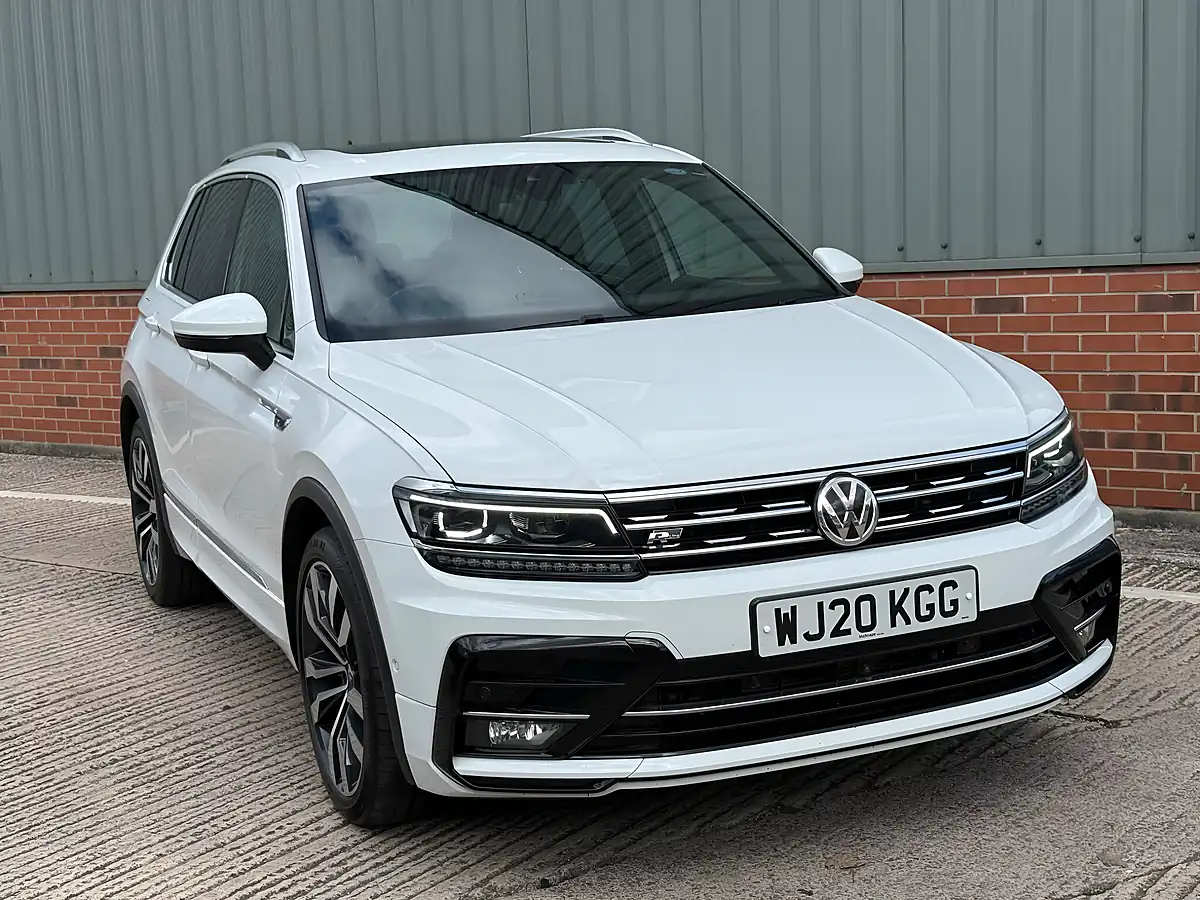 Used 2020 Volkswagen Tiguan R-Line Tech White - Interior and Exterior details 5