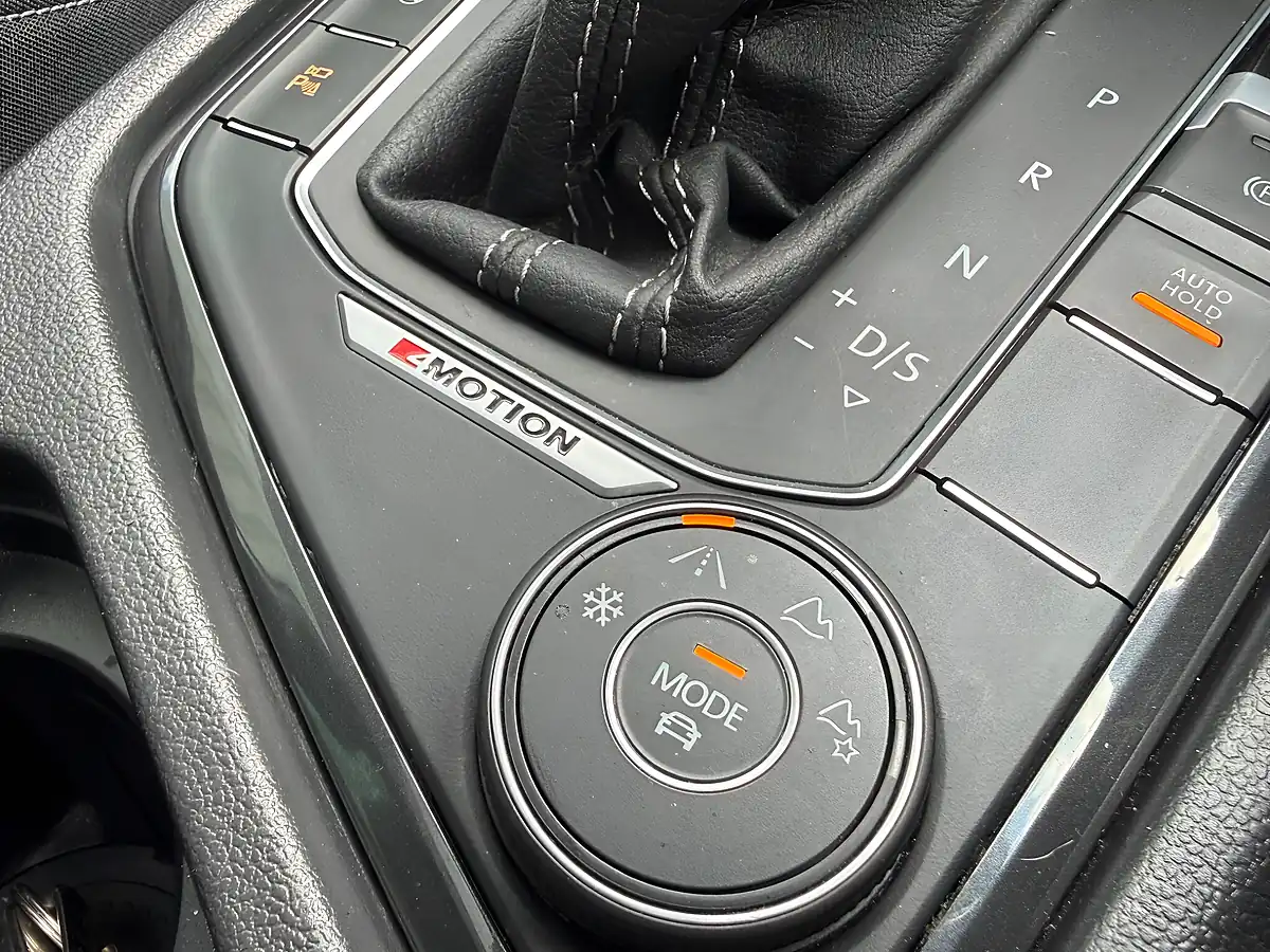 Used 2020 Volkswagen Tiguan R-Line Tech White - Interior and Exterior details 6