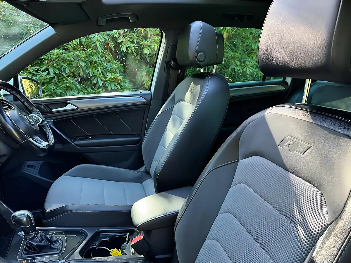 Used 2020 Volkswagen Tiguan R-Line Tech White - Interior and Exterior details 10