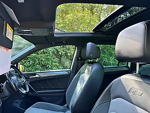 Used 2020 Volkswagen Tiguan R-Line Tech White - Interior and Exterior details 11