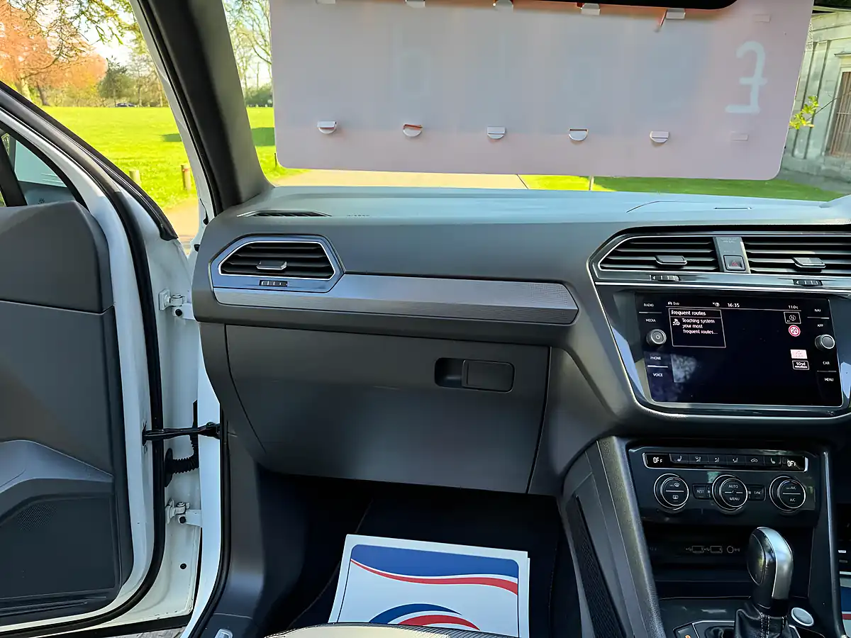 Used 2020 Volkswagen Tiguan R-Line Tech White - Interior and Exterior details 15