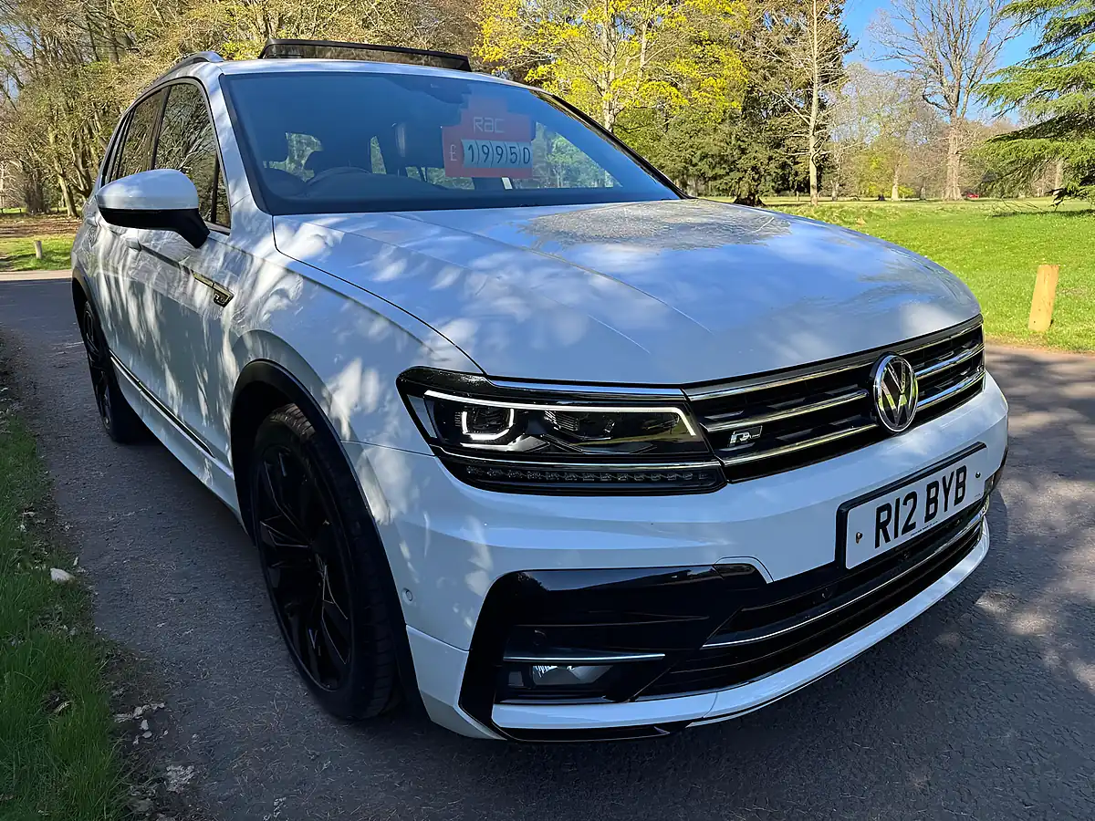 Used 2020 Volkswagen Tiguan R-Line Tech White - Interior and Exterior details 6