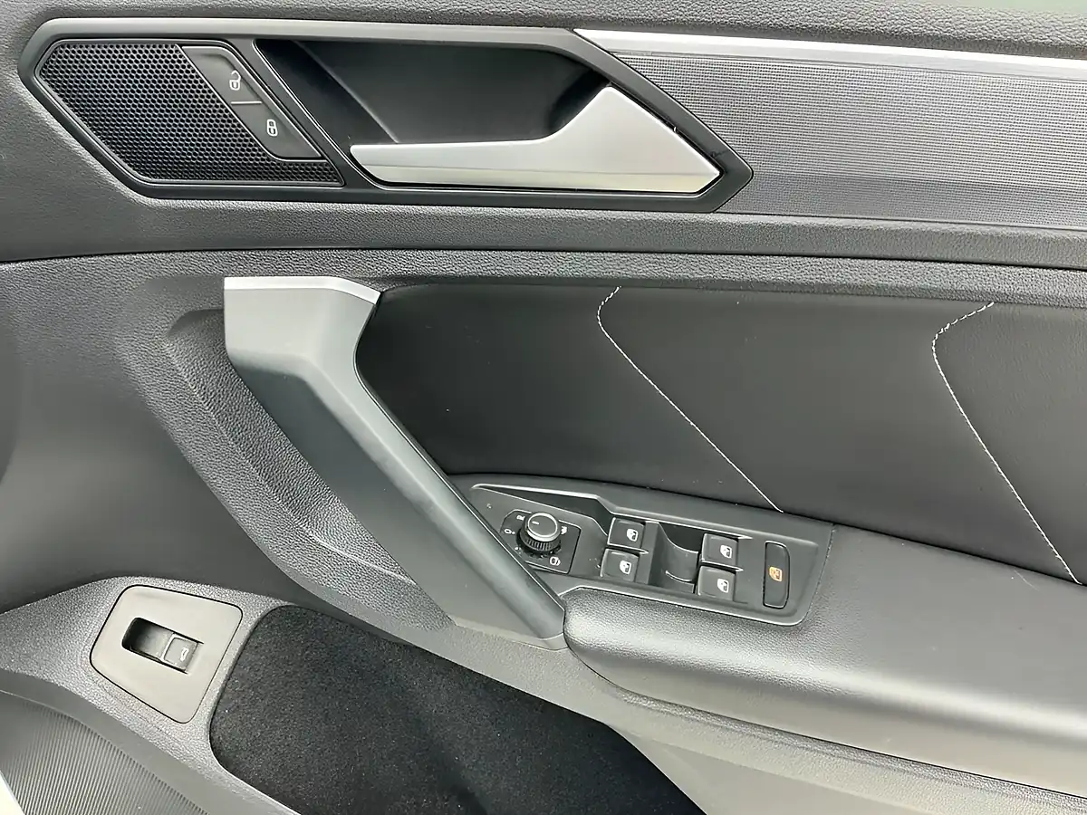 Used 2020 Volkswagen Tiguan R-Line Tech White - Interior and Exterior details 14