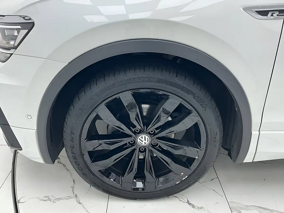 Used 2020 Volkswagen Tiguan R-Line Tech White - Interior and Exterior details 20