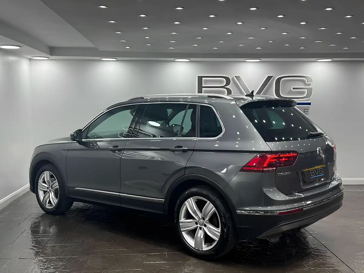 Used 2020 Volkswagen Tiguan Sel Grey - Interior and Exterior details 7