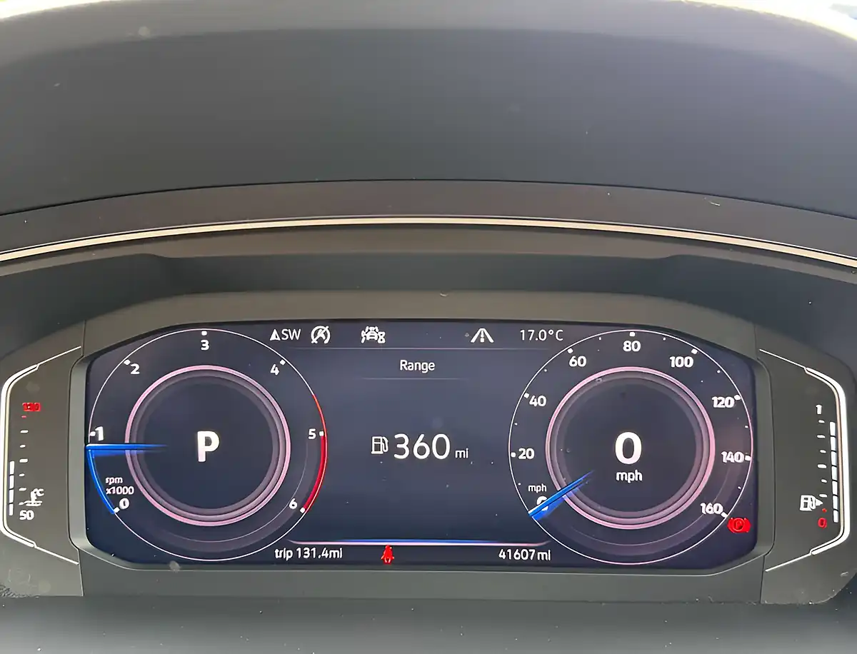 Used 2020 Volkswagen Tiguan Sel Pure White - Interior and Exterior details 12