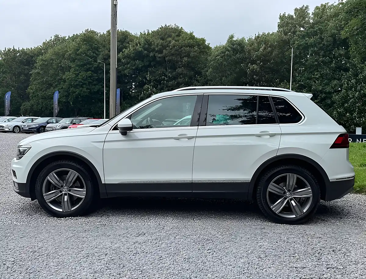 Used 2020 Volkswagen Tiguan Sel Pure White - Interior and Exterior details 6