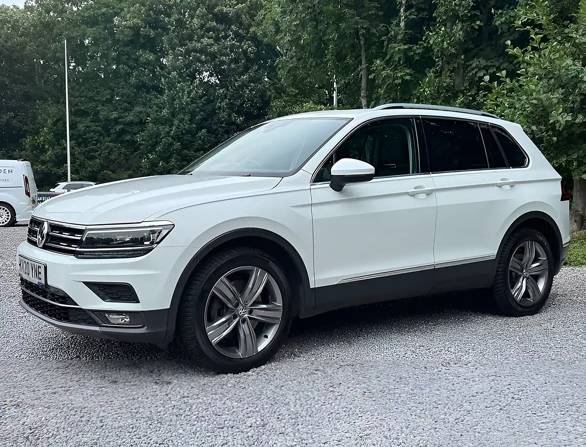 Used 2020 Volkswagen Tiguan Sel Pure White - Interior and Exterior details 7