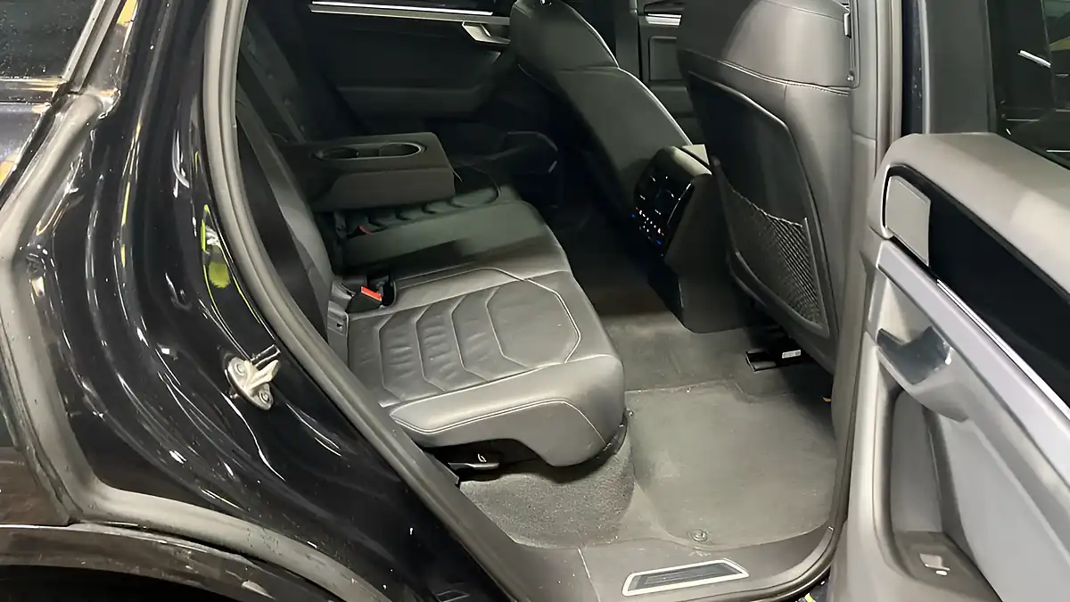 Used 2020 Volkswagen Touareg Black Edition Black - Interior and Exterior details 13