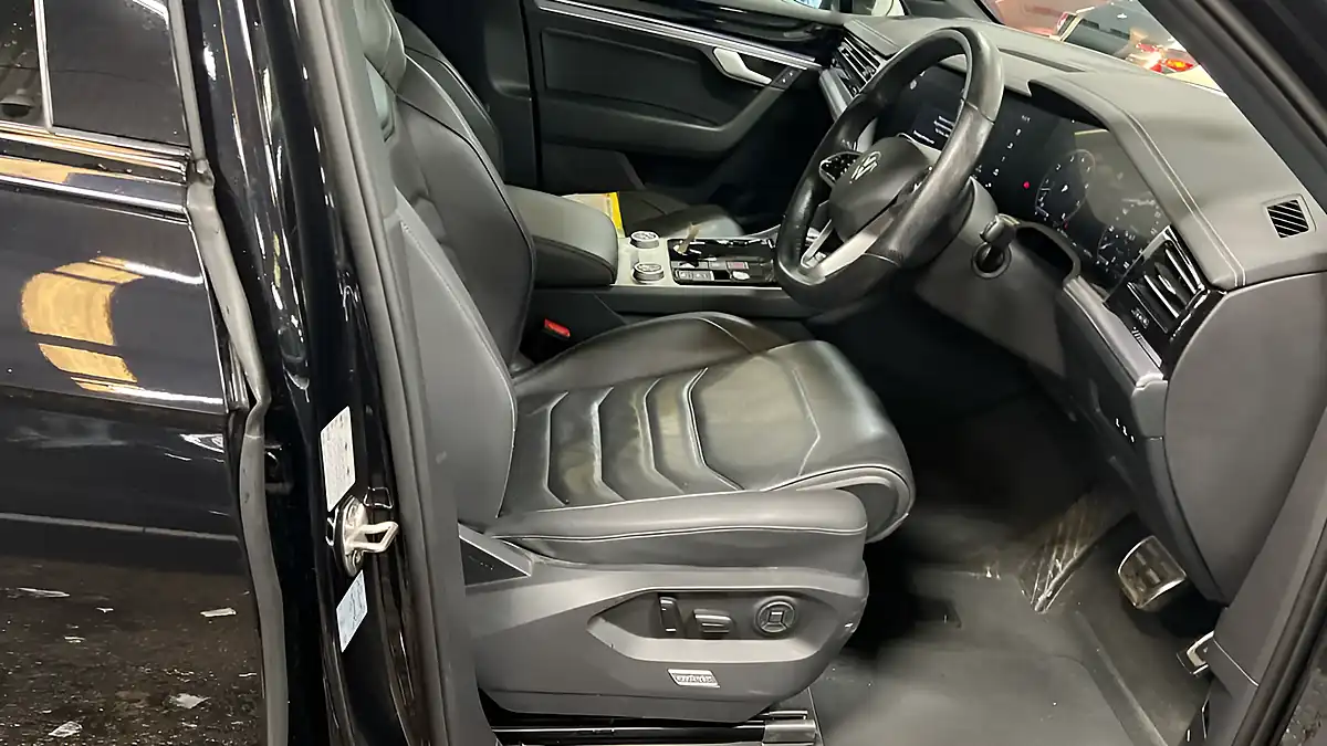 Used 2020 Volkswagen Touareg Black Edition Black - Interior and Exterior details 2
