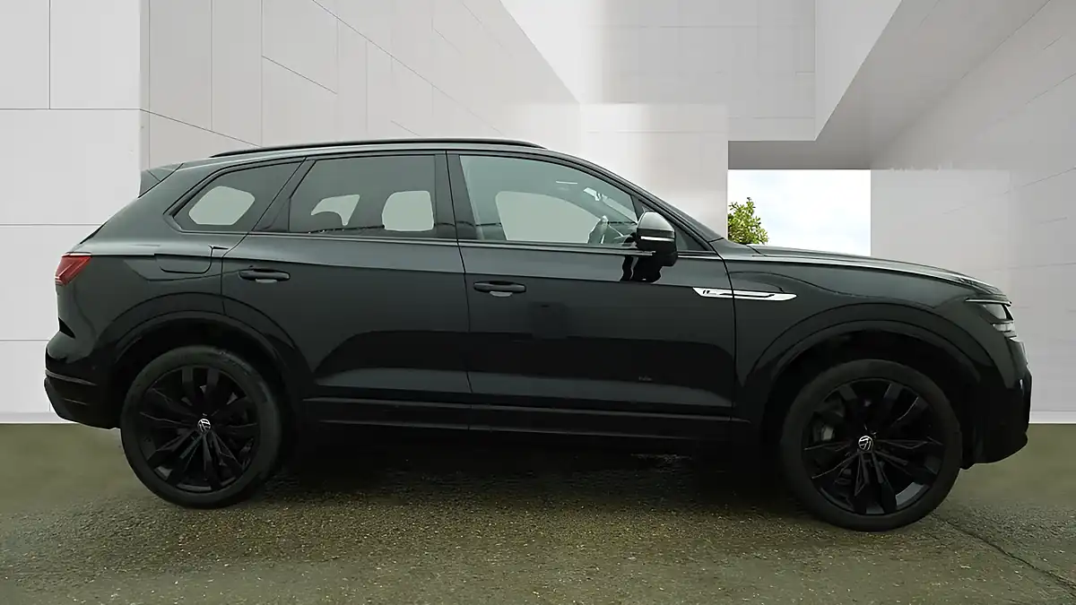 Used 2020 Volkswagen Touareg Black Edition Black - Interior and Exterior details 8