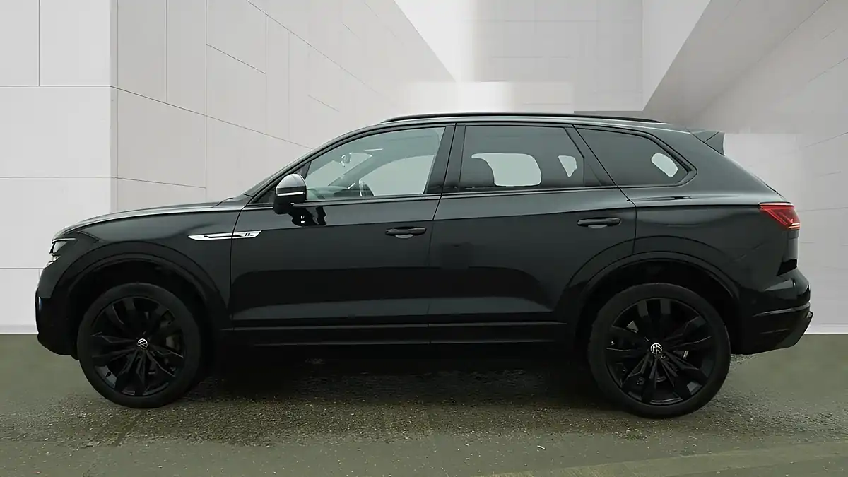 Used 2020 Volkswagen Touareg Black Edition Black - Interior and Exterior details 9