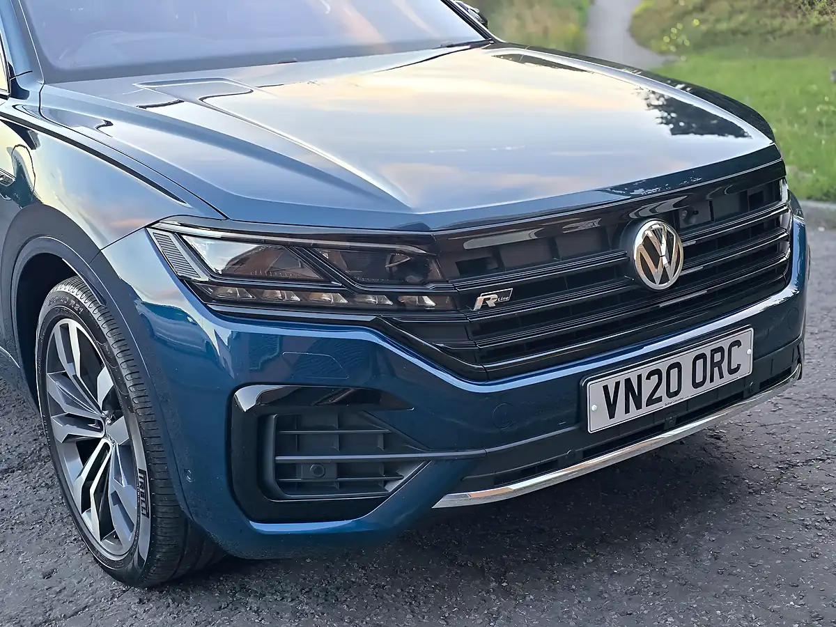 Used 2020 Volkswagen Touareg Black Edition Blue - Interior and Exterior details 10