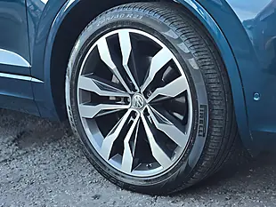 Used 2020 Volkswagen Touareg Black Edition Blue - Interior and Exterior details 12