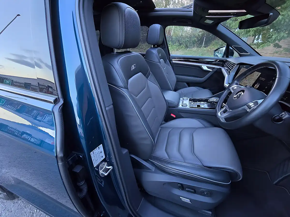 Used 2020 Volkswagen Touareg Black Edition Blue - Interior and Exterior details 13