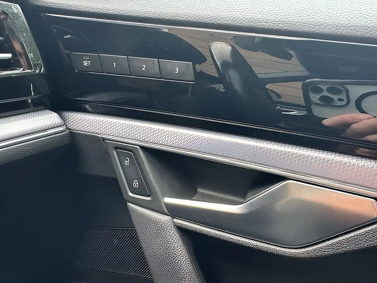 Used 2020 Volkswagen Touareg Black Edition Grey - Interior and Exterior details 16