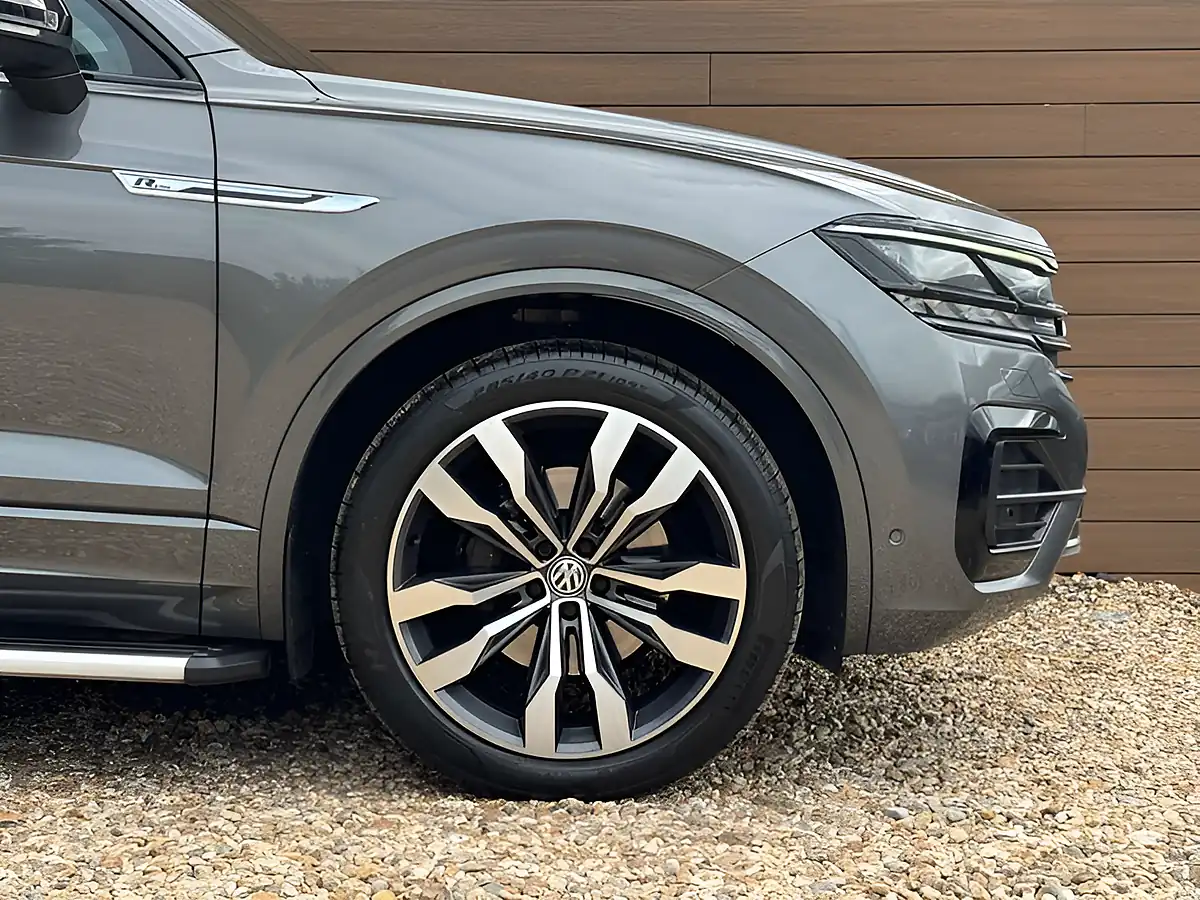 Used 2020 Volkswagen Touareg Black Edition Grey - Interior and Exterior details 9