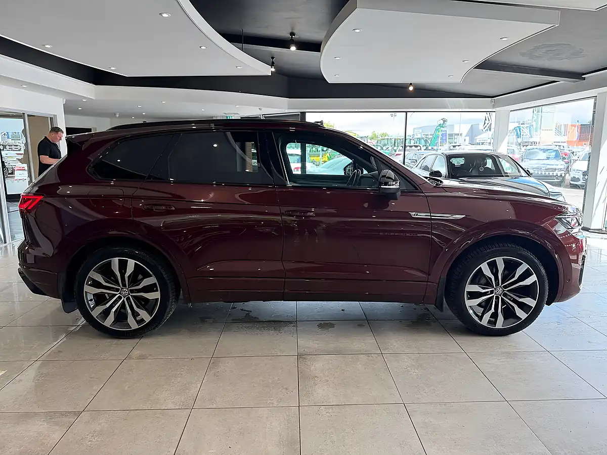 Used 2020 Volkswagen Touareg Black Edition Red - Interior and Exterior details 11